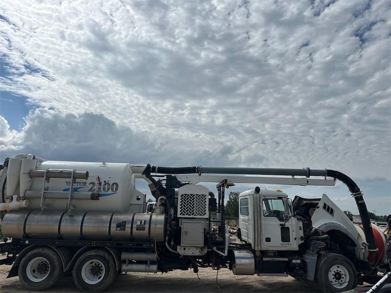 2012 Mack GU 713 1M2AX09C1CM010798