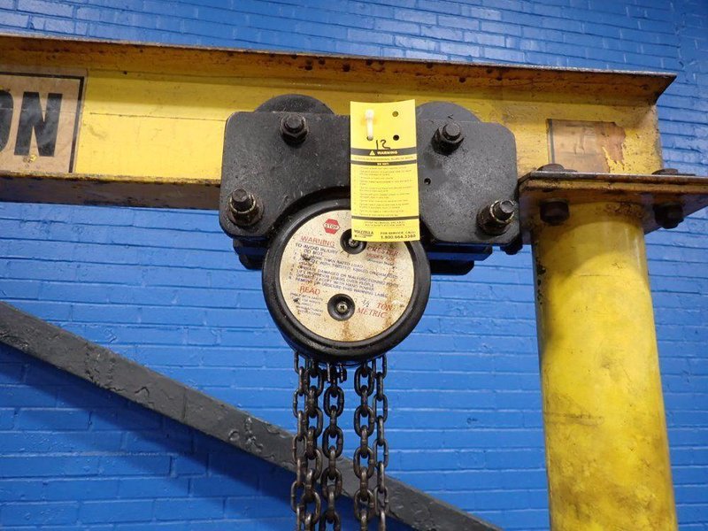 CHESTER 1/2 TON CHAIN HOIST  -  A.M.