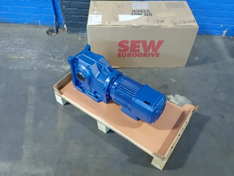 SEW EURODRIVE 1.5HP GEAR MOTOR  -  KA77B DRN90S4/BE2HR