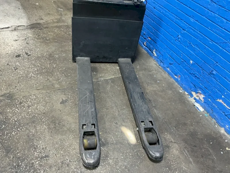 VESTIL 3000 LBS FULLY POWERED ELECTRIC PALLET TRUCK  -  EPT-2547-30