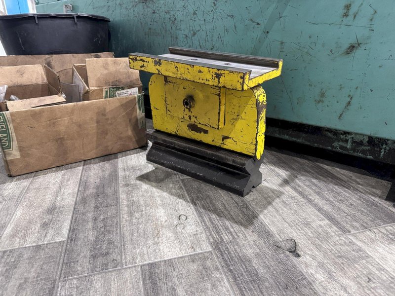 120 TON PIRANHA P120 HYDRAULIC IRONWORKER: STOCK #80681