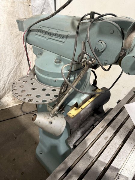 1.5 HP BRIDGEPORT SERIES 1 VERTICAL KNEE MILL. STOCK # 1214925