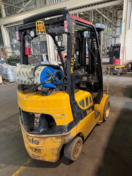 (2016) 5,000 LB YALE GLC050VX PROPANE FORKLIFT. STOCK # 0790124