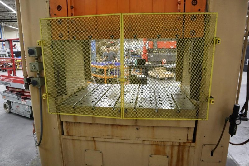 Hydraulico G.T.B.120.100 Hydraulic Press, 2450 kN (275 Tons), 900mm Stroke (35.4&quot;), Air Cushion- Auction Item