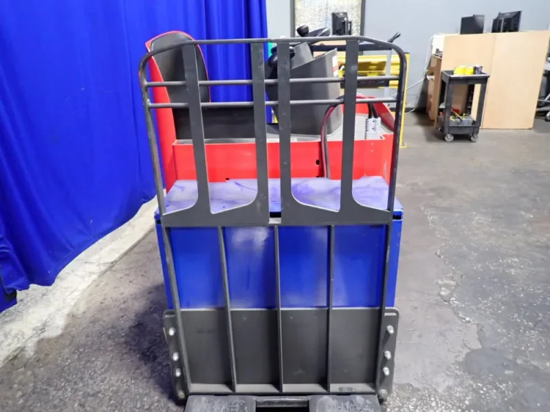RAYMOND 6000 LBS ELECTRIC RIDER PALLET JACK  -  8900