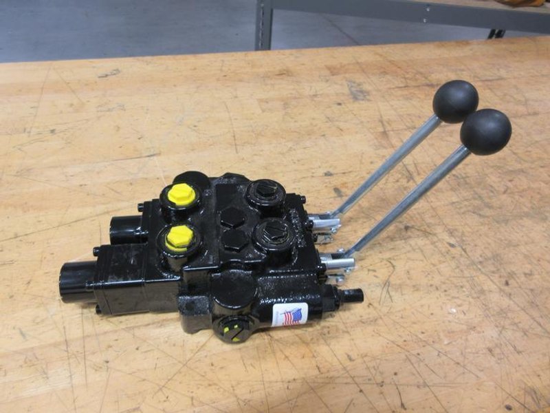 HCI - Prince 2 Spool Directional Control Valve 4 Way 4 Position C-482-K-, **New Unused**- Auction Item