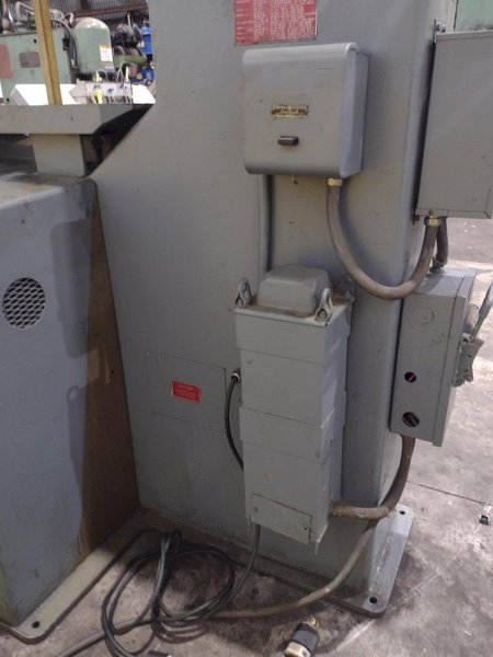 36" DOALL MODEL #3613-1 VERTICAL BANDSAW: YOBRO #24515