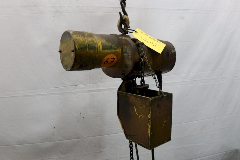 1/2 TON BUDGIT ELECTRIC POWERED CHAIN HOIST: STOCK #12005