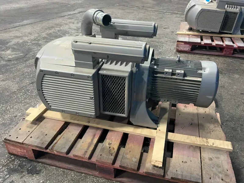 BECKER 5.5 / 6.4 KW ROTARY VANE VACUUM PUMP  -  VTLF 2.250/0-79