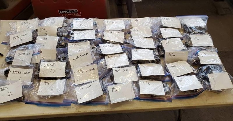 82 Ton Mubea HIW 750/320 Hydraulic Ironworker, 1999 –  Punches and Dies