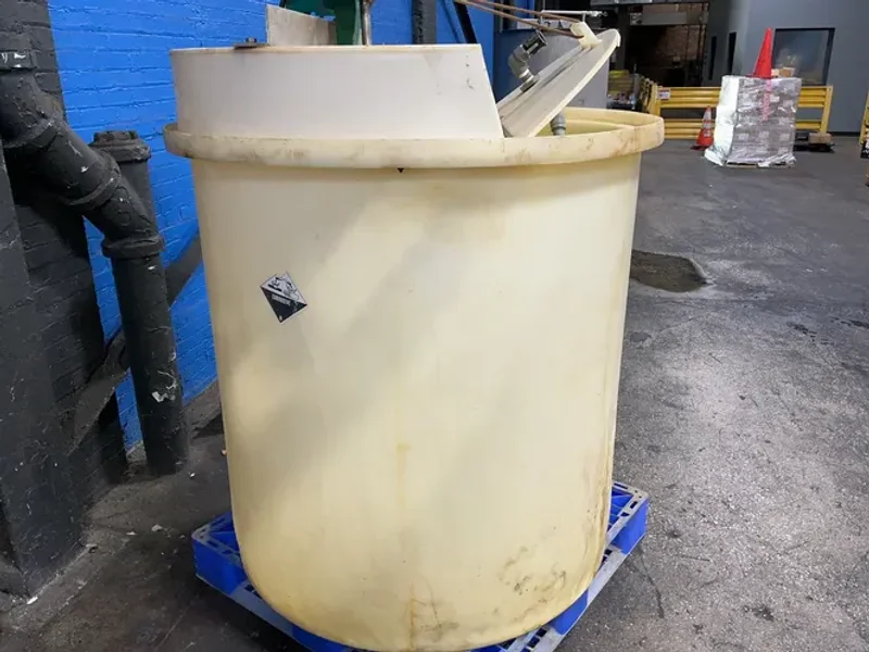 CHEMTAINER ~345 PLASTIC TANK