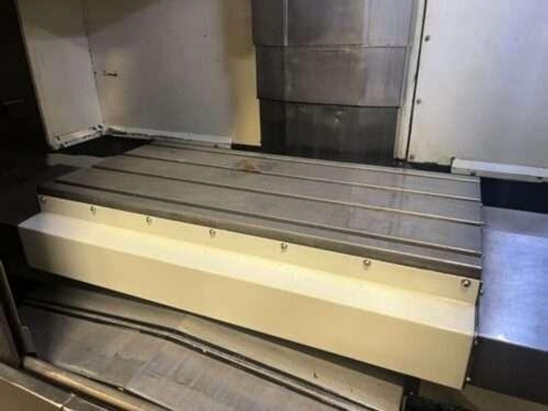 Hyundai Wia F400 CNC Vertical Machining Center – Mill