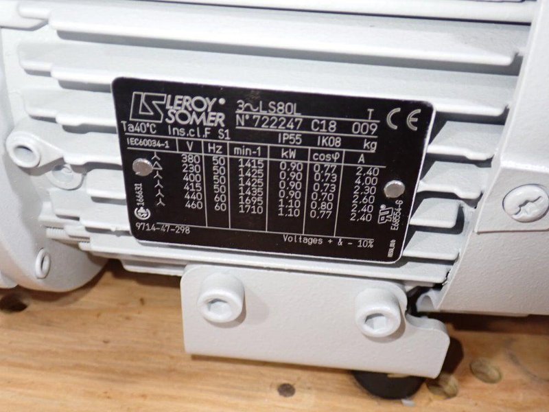 LEYBOLD 1.10 KW VACUUM PUMP  -  SV28BI 960273