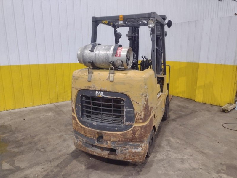 10,000 LBS CATERPILLAR MODEL #GC45KSWB FORKLIFT: YOBRO #25703