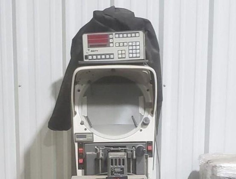 14&quot; Gagemaster Model 29/GM3 Bench Top Optical Comparator, s/n 144673488.