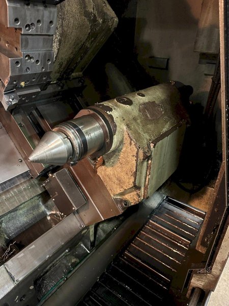 Doosan Puma 400B CNC Lathe, 2007 – Programmable Tailstock, Presetter, Chip Conveyor, 18″ Chuck