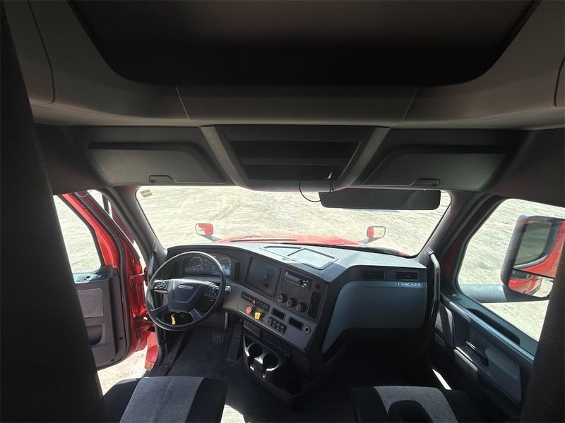 2019 Freightliner Cascadia 126 3AKJHHDR9KSKE4230