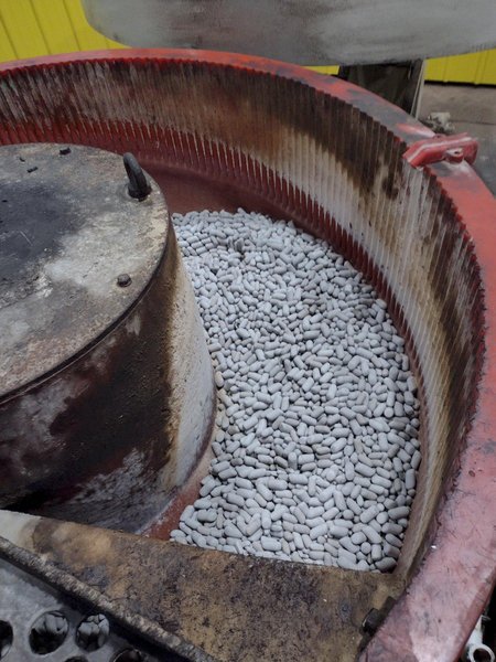 16 CUBIC FOOT ROYSON MODEL #20CTVIS VIBRATORY FINISHING BOWL DEBURRING: STOCK #18999