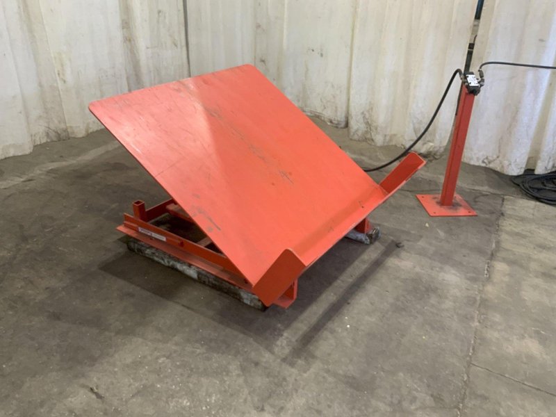48" X 48" PRESTO ECOA AT10-4848 PNEUMATIC LIFT TABLE: STOCK #81078