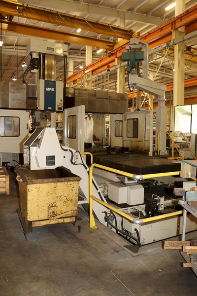 117" X 114" X 39" TOSHIBA MODEL MPE-2140 BRIDGE MILL: YOBRO #26305