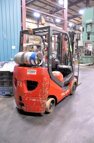 5000 LB TUSK MODEL 500 CG-16 LP GAS FORK LIFT: STOCK #77626