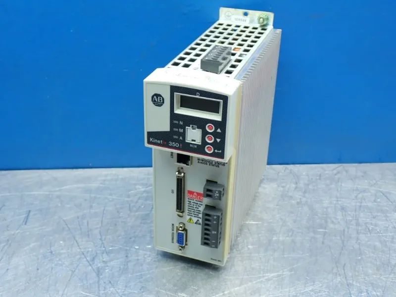 ALLEN BRADLEY 1.0KW, 2.0A OUTPUT, 2.7A INPUT KINETIX SERVO DRIVE  -  2097-V34PR3-LM