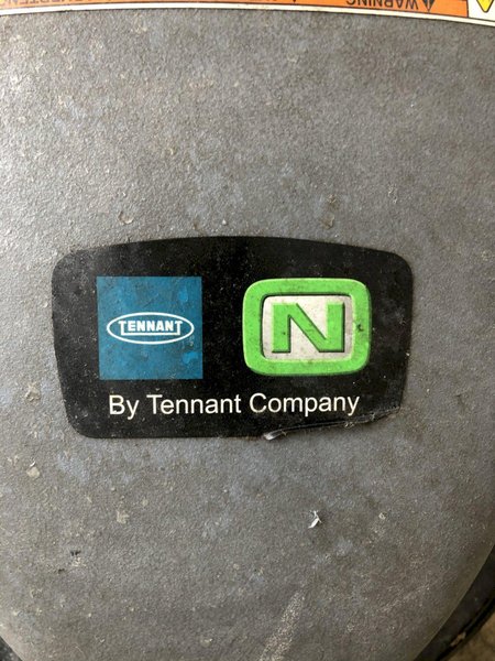 TENNANT MODEL BR-2000-DC FLOOR FINISHER: STOCK #13953