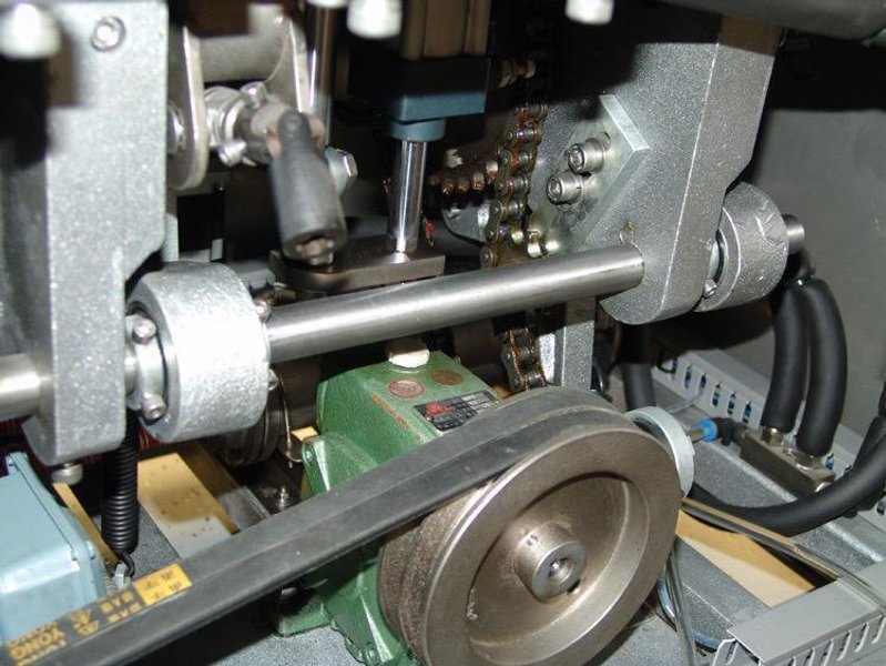 Rigao RGNF-30B Automatic Tube Filler and Sealer, 2008