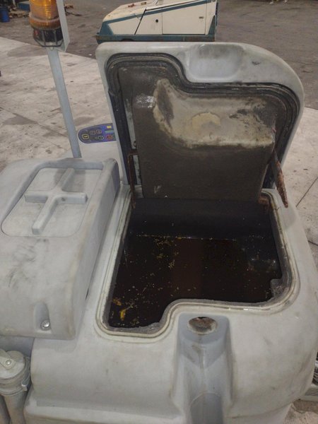 ADVANCE MODEL #CONDOR X4030C ECOFLEX FLOOR SCRUBBER: STOCK #21127