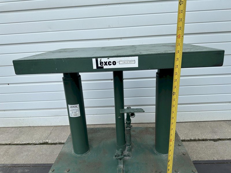 Lexicon Engineering 2,000 LB Capacity Lift Table on Wheels