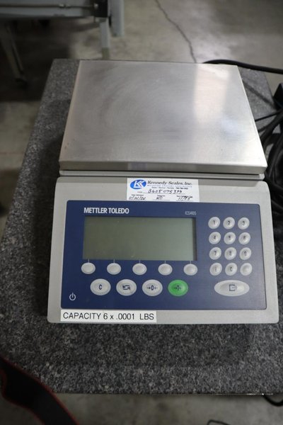 Bagging Center: SHarp SX-16H Bag Filler and Sealer, Metler Toledo Electronic Digital Scale, Granite Surface Plate, Steel Stand - Remote Foot Trip- Auction Item
