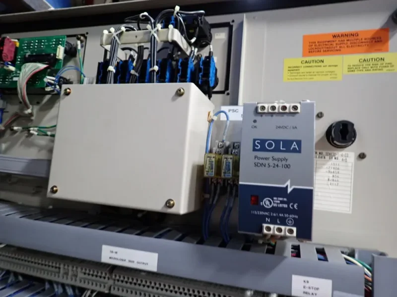 YAAKAWA ELECTRIC CORPORATION ROBOT CONTROLLER PANEL   -  YASNAC-XRC-UP20