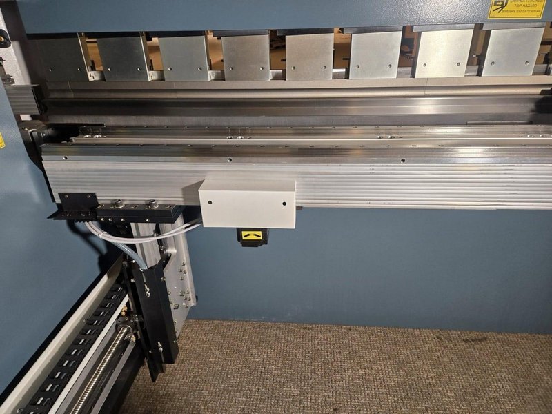 110 Ton x 10′ Durma AD-S 30100 Hydraulic Press Brake, 2022 – 4 Axis Backgauge