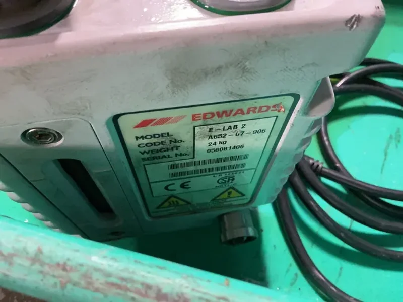EDWARDS ROTARY VANE VACUUM PUMP   -  E-LAB  2