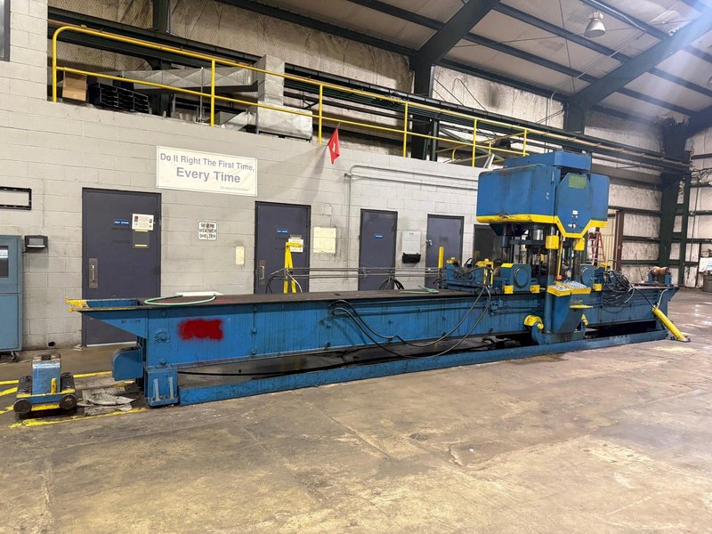 400 TON X 30' DRILCO TRAVELING HEAD HYDRAULIC STRAIGHTENING PRESS: YOBRO #25135