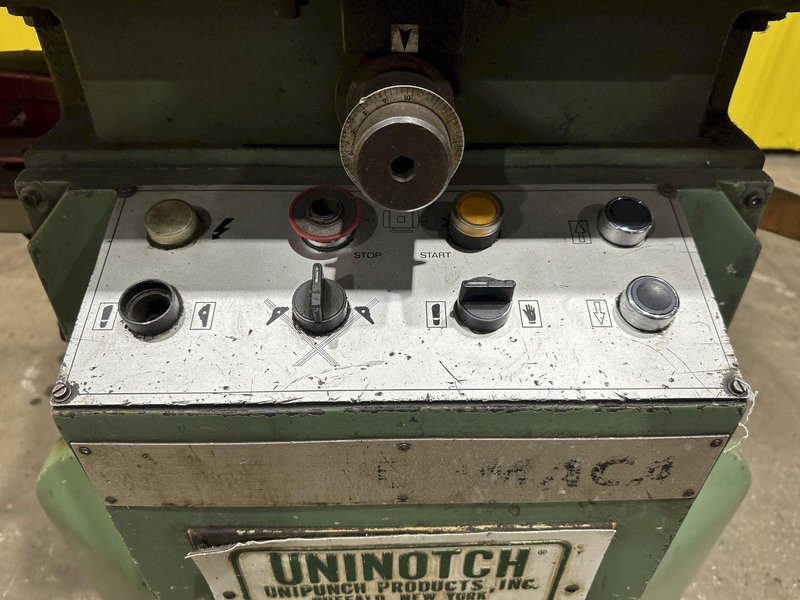 9&quot; x 9&quot; x 3/16&quot; COMACA HYDRAUIC CORNER NOTCHER 6239: STOCK #19040