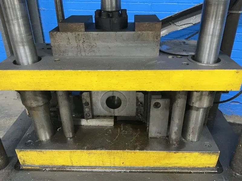 30 HP, 12.5”X27” PRESS HYDRAULIC PRESS WITH HYDRAULIC POWER UNIT
