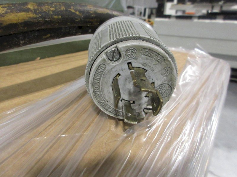 Foremost 2A4 Plastic Grinder, 5.5" x 8" Cutting Chamber, 3 HP- Auction Item