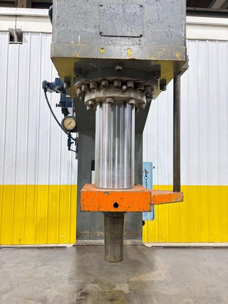 150 TON WILLIAMS &amp; WHITE HYDRAULIC C-FRAME STRAIGHTENING PRESS 24" STROKE: YOBRO #24086