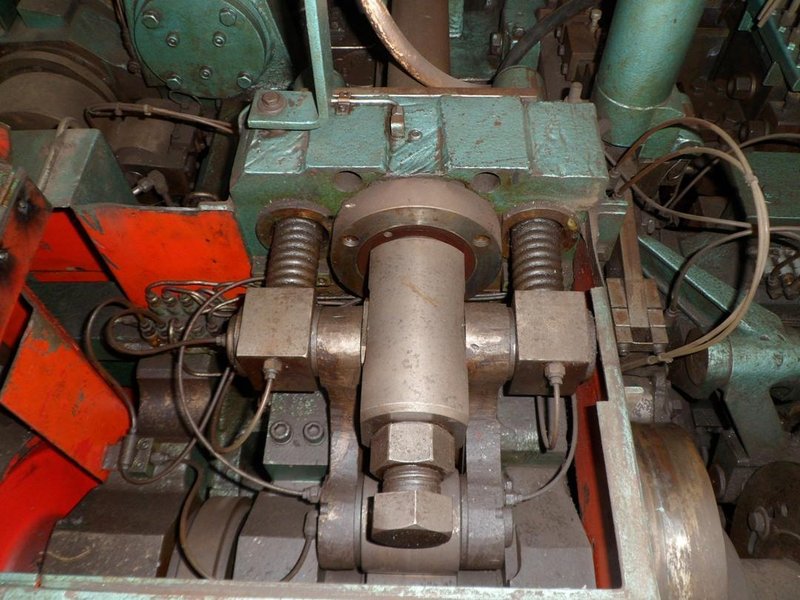 NEDSCHROEF #MW-32, HI-SPEED HOT NUT FORMER