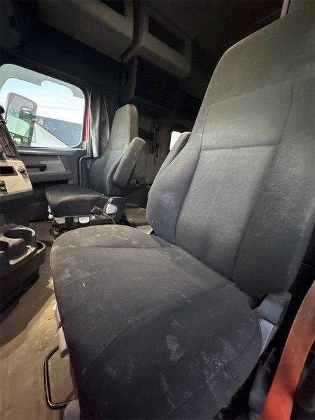 2020 Freightliner Cascadia 1FUJHHDV3LLLC1684