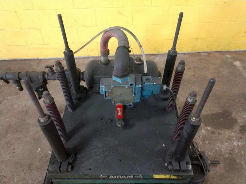 7 TON AIRAM ADJUSTABLE PNEUMATIC CUT OFF PRESS: STOCK #13702