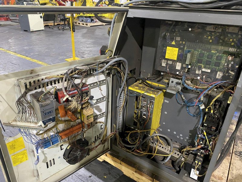 FANUC – ArcMate 100iB w/ R-J3iB Controls PARTS ONLY