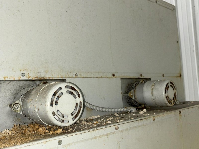 -73* TO 204* C 1999 THERMOTRON MODEL #SM-32C ENVIRONMENTAL TEST CHAMBER WITH HUMIDITY: STOCK #14739