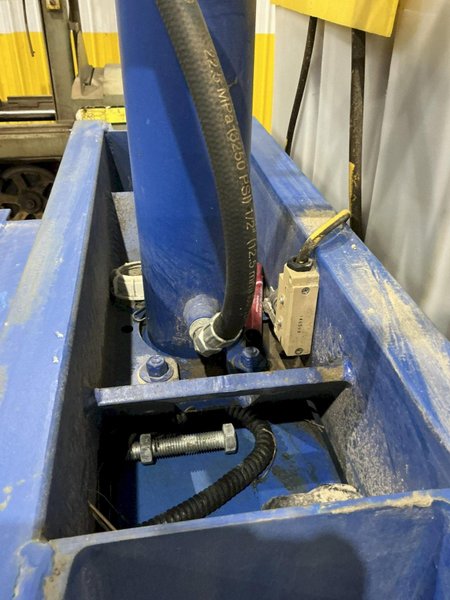 55 GALLON DRUM VESTIL HYDRAULIC CRUSHER &amp; COMPACTOR, MODEL #WBB3147055: YOBRO #24913