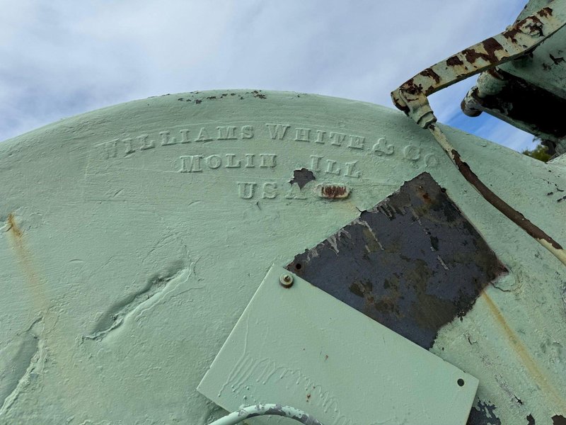 WILLIAMS &amp; WHITE DISHING PRESS. STOCK # 0341825