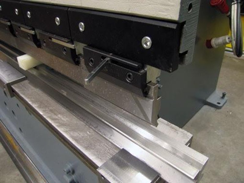 Adaptive tooling - Haco-lvd-amada