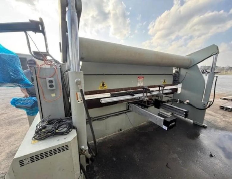 100 Ton x 12′ Accurpress Press Brake Model 710012, 1996 – Retrofitted Automec PC800, G24 Series 24” Travel Backgauge