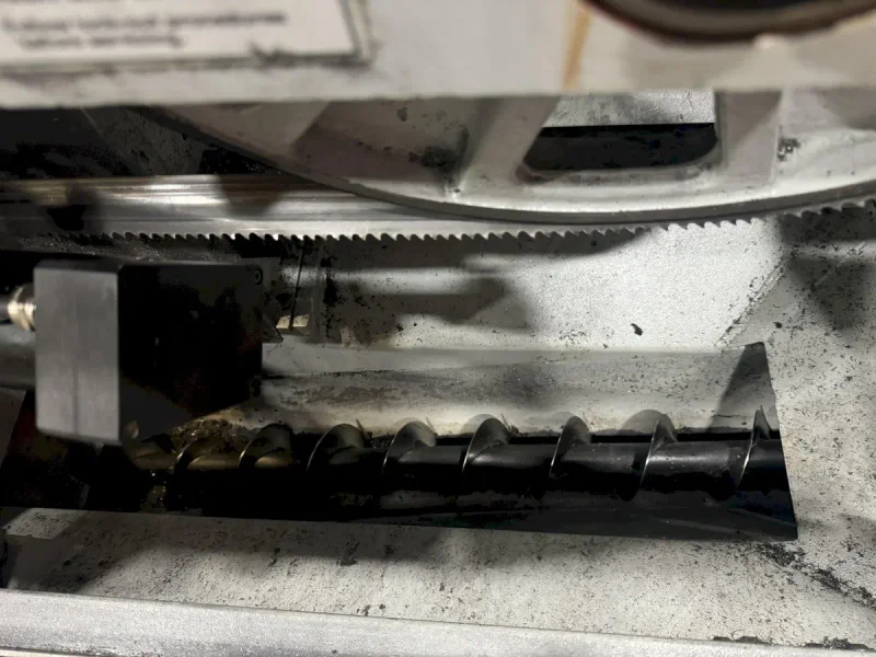 USED BEHRINGER 11.8" X 10.2" DUAL POST AUTOMATIC BANDSAW MODEL HBE 261A, Year: 2021