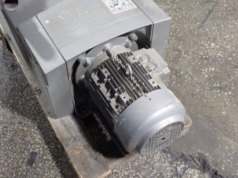 BECKER VACUUM PUMP  -  REICH VP140